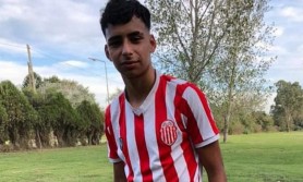 Un fotbalist de 17 ani a murit chiar sub ochii coechipierilor săi, după ce un polițist l-a împușcat în cap